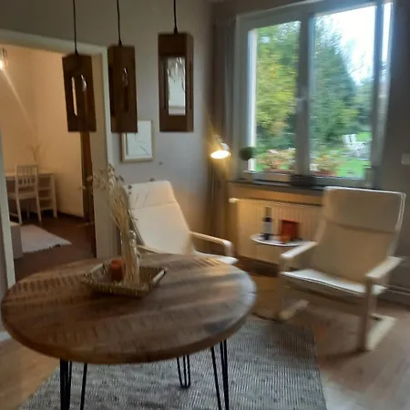 3 Sleeping * הנובר